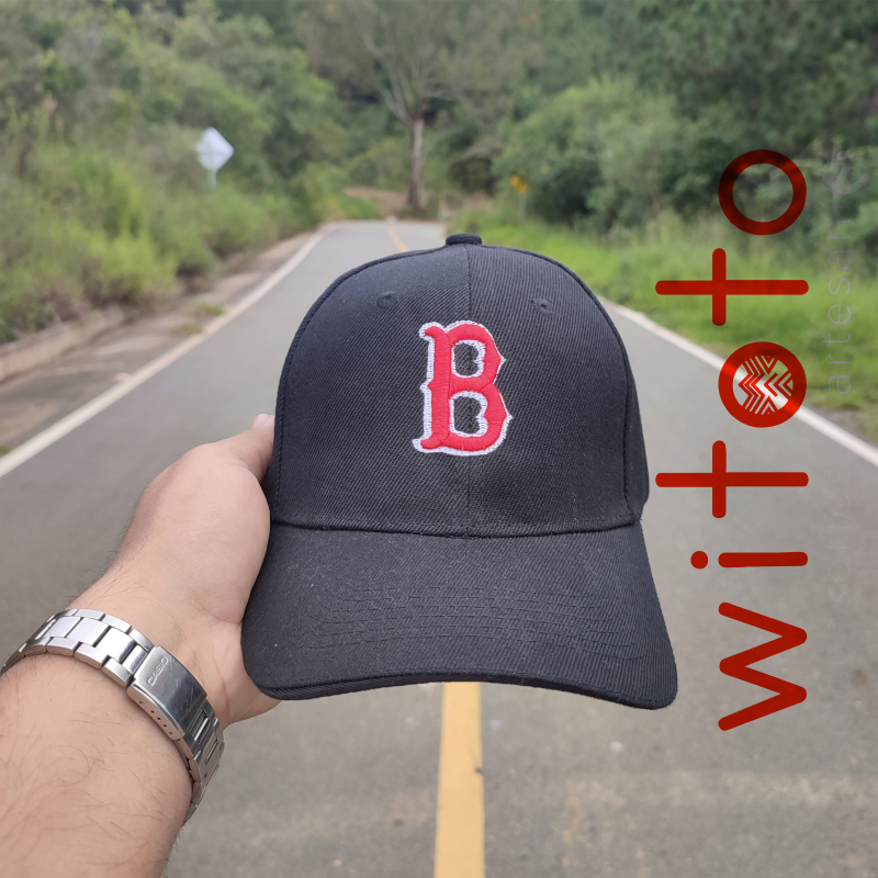 GORRA BOSTON NEGRA LOGO ROJO